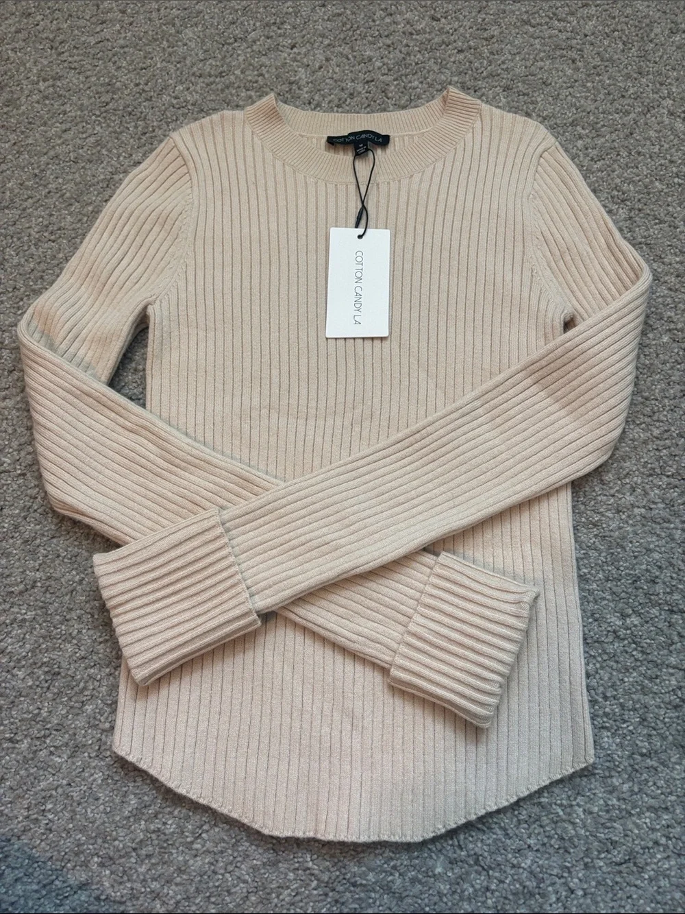 Cotton Candy Ribbed Long-Sleeve Crewneck sweater - Beige size M medium NEW NWT